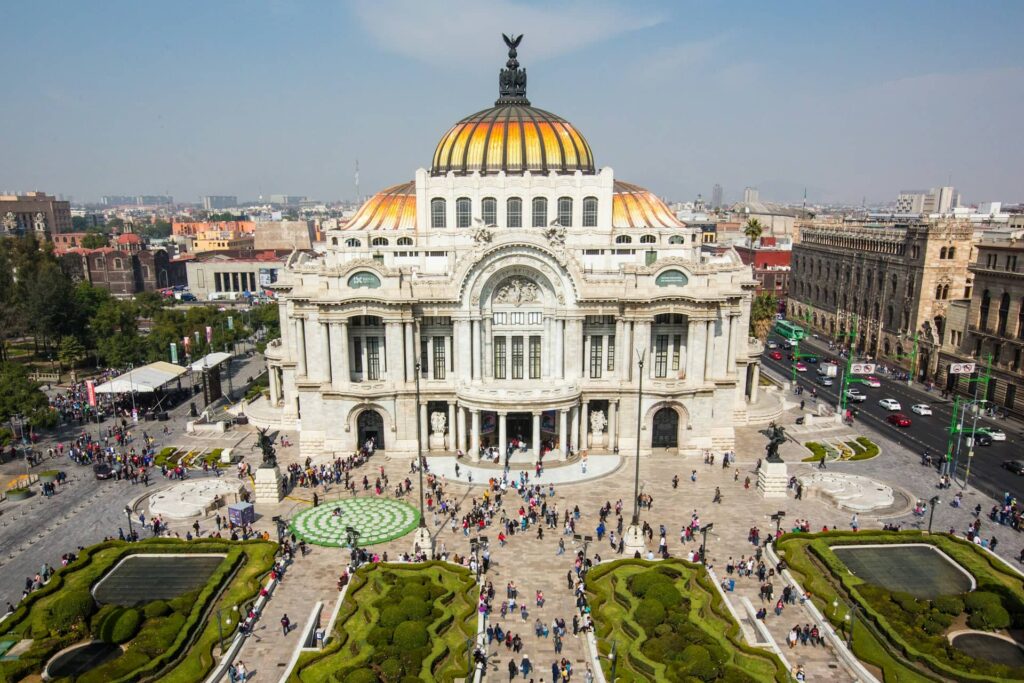 Vue aérienne du Palais des Arts à Mexico au Mexique