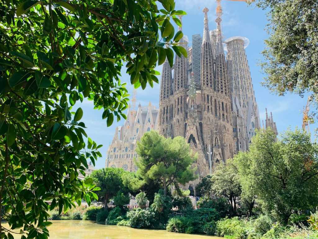 Vue sur la Sagrada Familia à Barcelone en Espagne