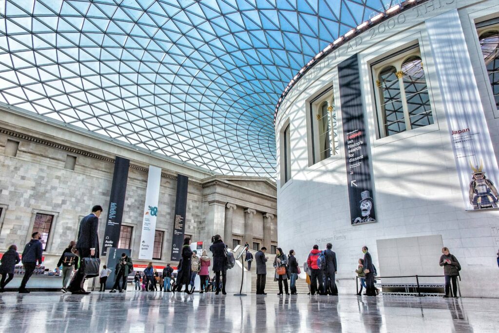 Vue de jour du British Museum à Londres