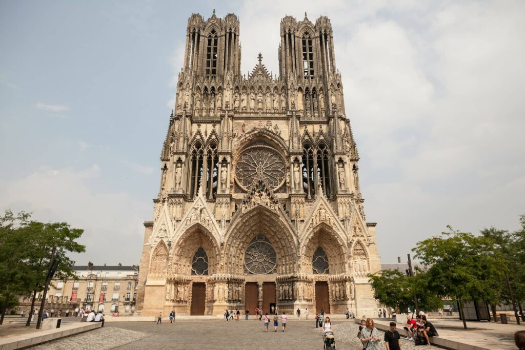 Cathédrale de Reims face avant en France