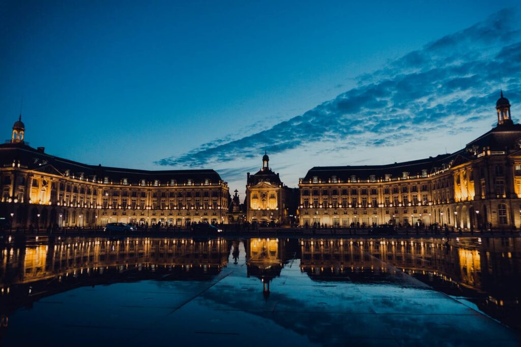 Place de la bourse et miroir d'eau bordeaux France